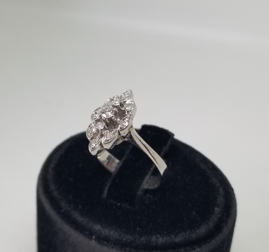 FRANSIZ MEKİK MODELİ PIRLANTA TAŞLI ÖZEL YAPIM YÜZÜK