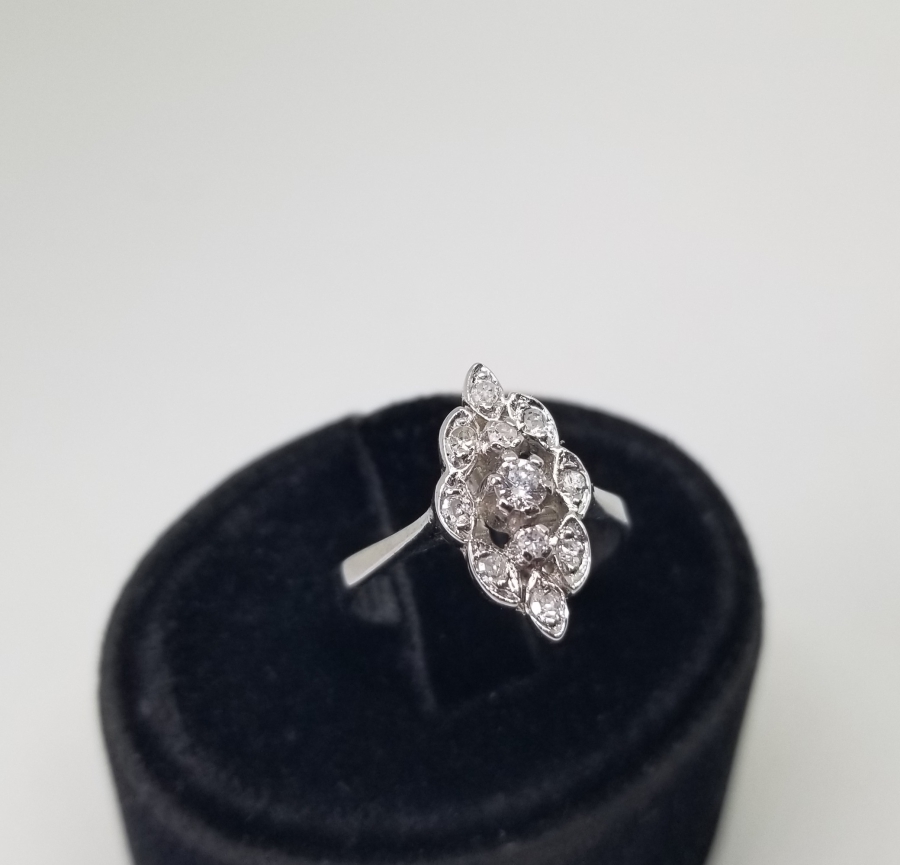 FRANSIZ MEKİK MODELİ PIRLANTA TAŞLI ÖZEL YAPIM YÜZÜK