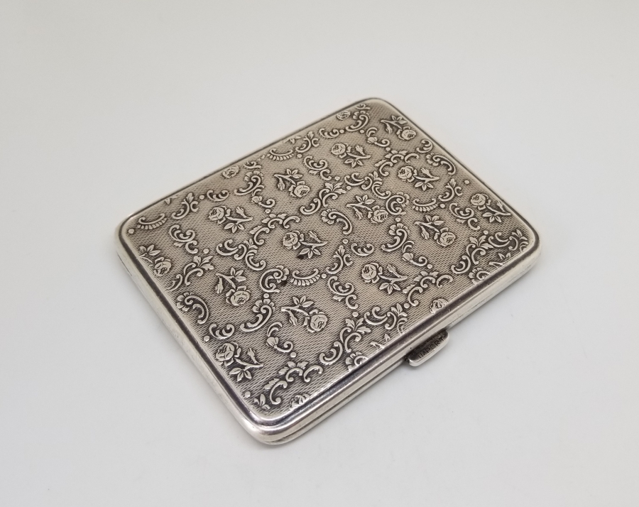 KABARTMA İŞÇİLİKLİ ANTİKA GÜMÜŞ SİGARA TABAKASI