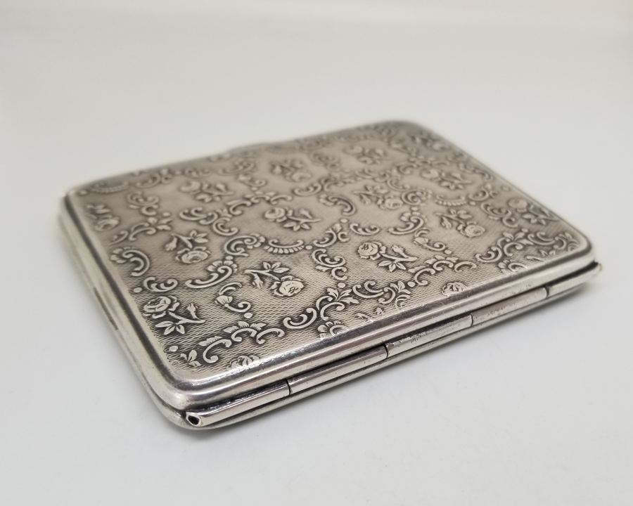 KABARTMA İŞÇİLİKLİ ANTİKA GÜMÜŞ SİGARA TABAKASI