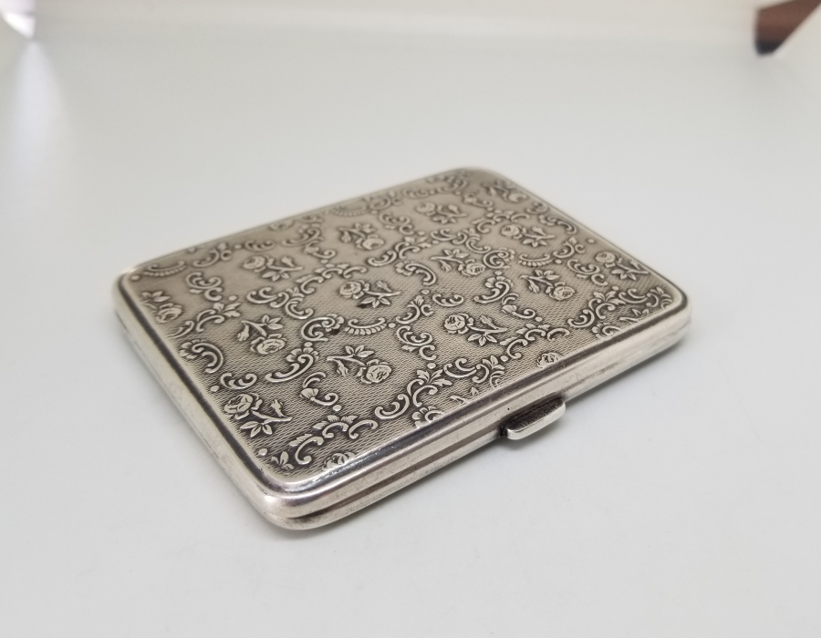 KABARTMA İŞÇİLİKLİ ANTİKA GÜMÜŞ SİGARA TABAKASI