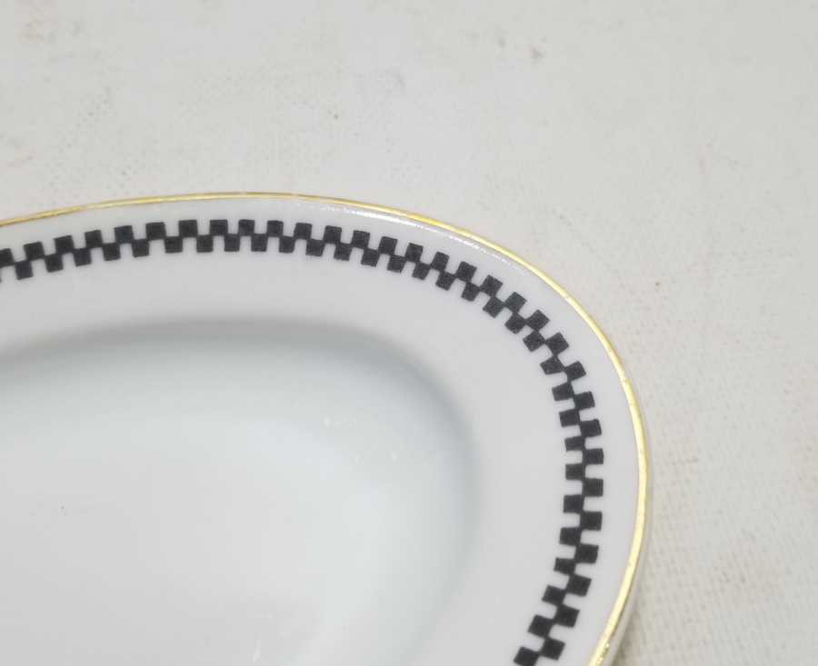 OSMANLI DÖNEMİ İZMİR'DE BİR OTELE AİT PORSELEN TABAK