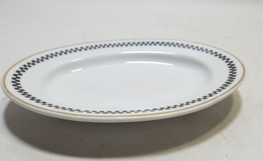 OSMANLI DÖNEMİ İZMİR'DE BİR OTELE AİT PORSELEN TABAK