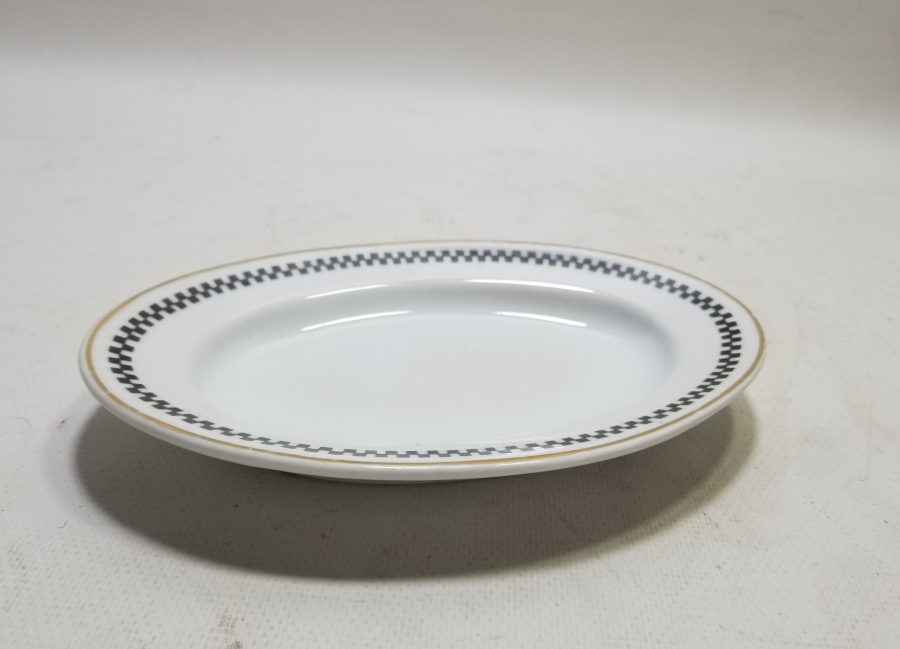 OSMANLI DÖNEMİ İZMİR'DE BİR OTELE AİT PORSELEN TABAK