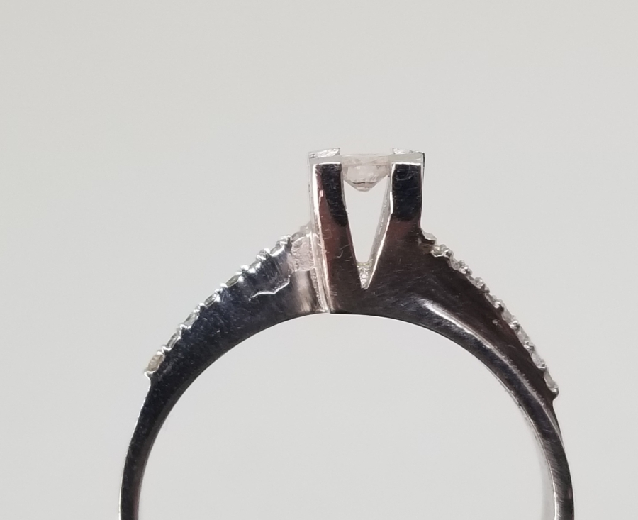 YARIM TUR MODEL TEKTAŞ YÜZÜK