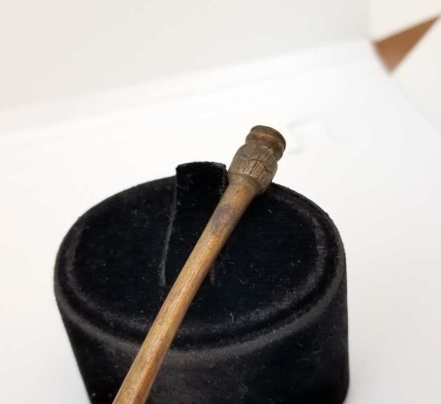 ÜZERİ ALTIN VERMEYLİ VE ÜST KISMI SİKKE FORMLU OSMANLI DÖNEMİ KALEM İŞÇİLİKLİ GÜMÜŞ ÇATAL