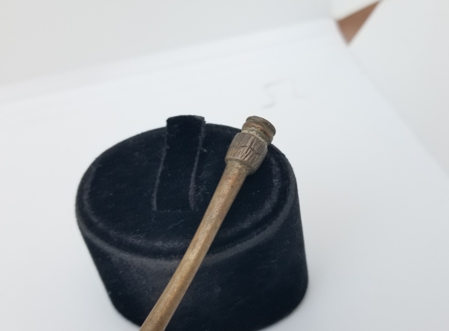 ÜZERİ ALTIN VERMEYLİ VE ÜST KISMI SİKKE FORMLU OSMANLI DÖNEMİ KALEM İŞÇİLİKLİ GÜMÜŞ ÇATAL