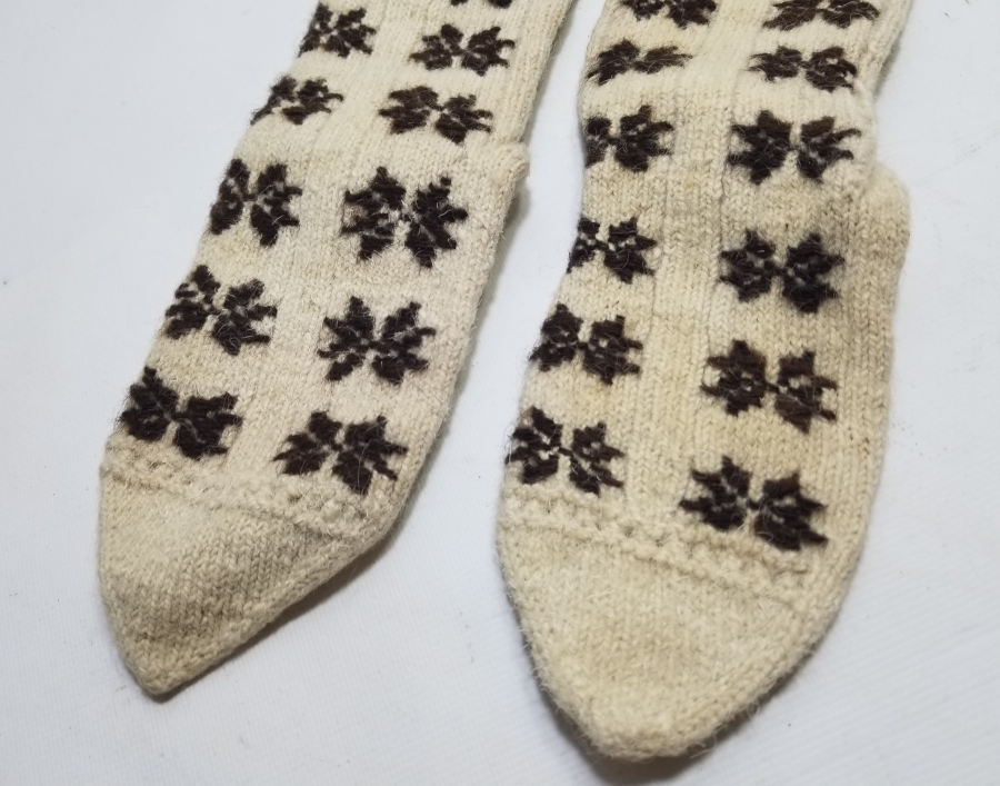 ÜZERİ İŞLEMELİ OSMANLI DÖNEMİ EL ÖRGÜSÜ YÖRÜK İŞİ ÇORAP