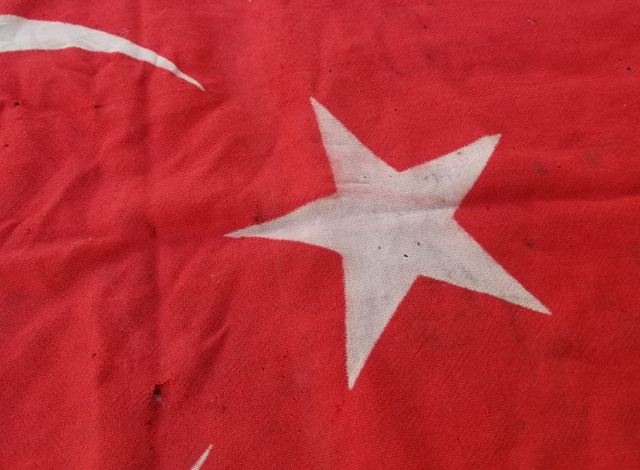 CUMHURİYET BAŞLARI KÖK BOYALI DEV BOY ANTİKA ASKERİ BAYRAK