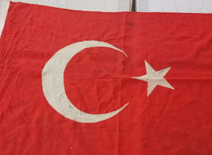 CUMHURİYET BAŞLARI KÖK BOYALI DEV BOY ANTİKA ASKERİ BAYRAK