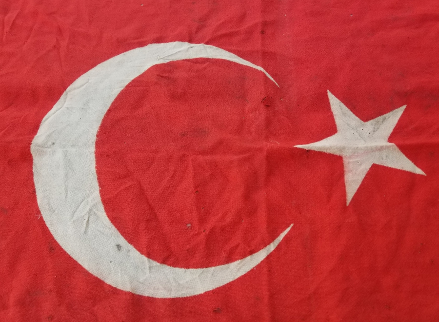 CUMHURİYET BAŞLARI KÖK BOYALI DEV BOY ANTİKA ASKERİ BAYRAK