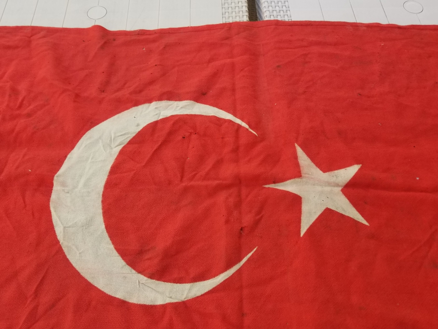 CUMHURİYET BAŞLARI KÖK BOYALI DEV BOY ANTİKA ASKERİ BAYRAK