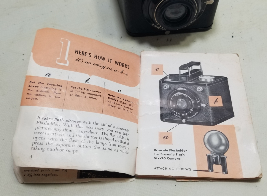 KULLANMA KILAVUZUYLA YÜKSEK KONDİSYONDA ANTİKA AMERİKAN FOTOĞRAF MAKİNESİ