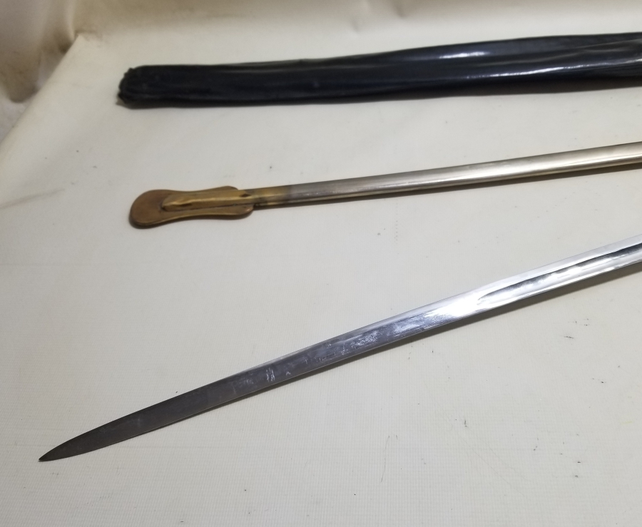 ORİJİNAL KORUMA KILIFINDA ÇİL KONDİSYONDA SUBAY KILICI