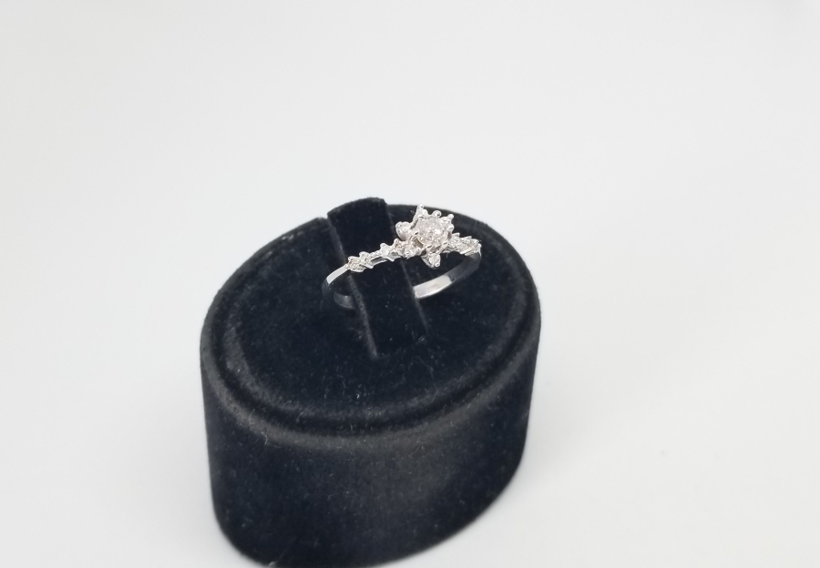 YILDIZ FORMLU PIRLANTA TAŞLI TEKTAŞ YÜZÜK