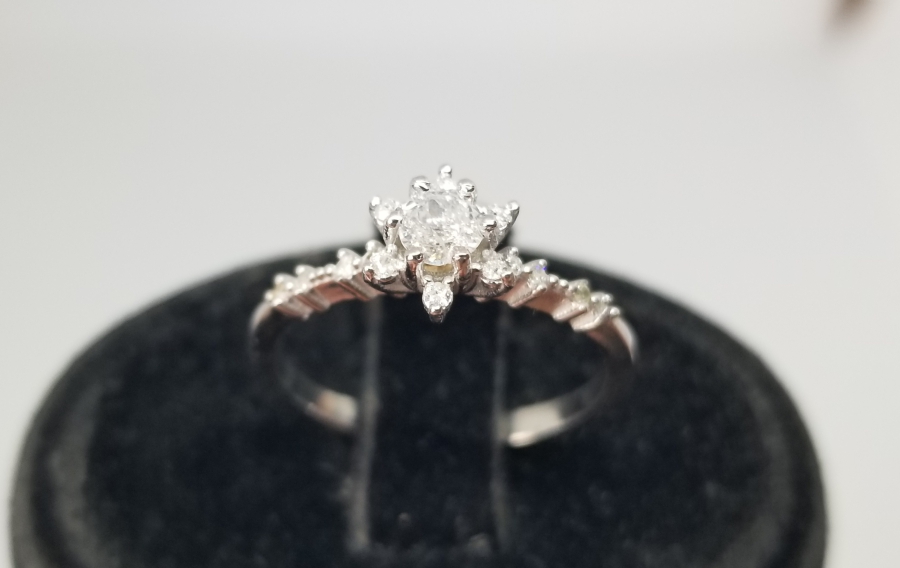 YILDIZ FORMLU PIRLANTA TAŞLI TEKTAŞ YÜZÜK