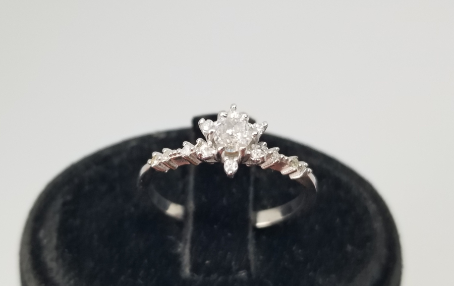 YILDIZ FORMLU PIRLANTA TAŞLI TEKTAŞ YÜZÜK