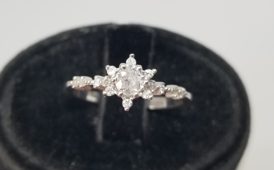 YILDIZ FORMLU PIRLANTA TAŞLI TEKTAŞ YÜZÜK