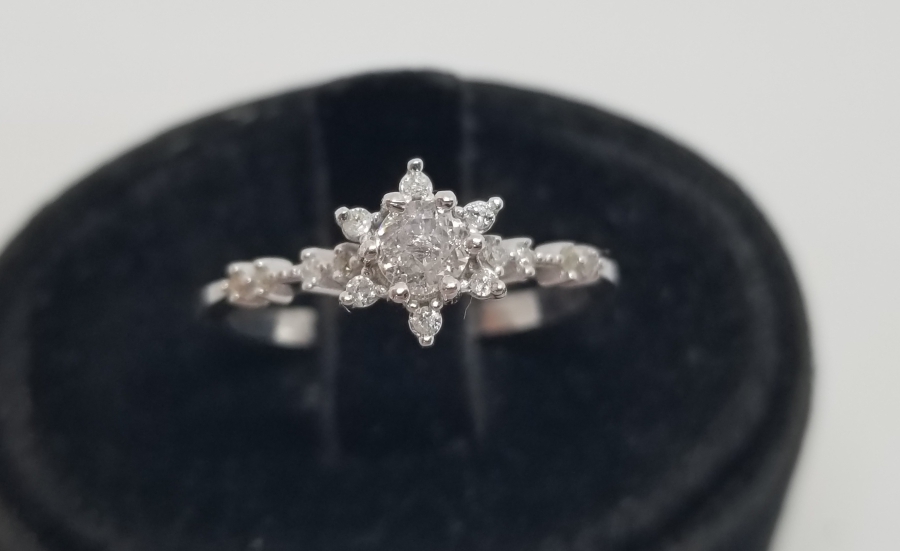 YILDIZ FORMLU PIRLANTA TAŞLI TEKTAŞ YÜZÜK