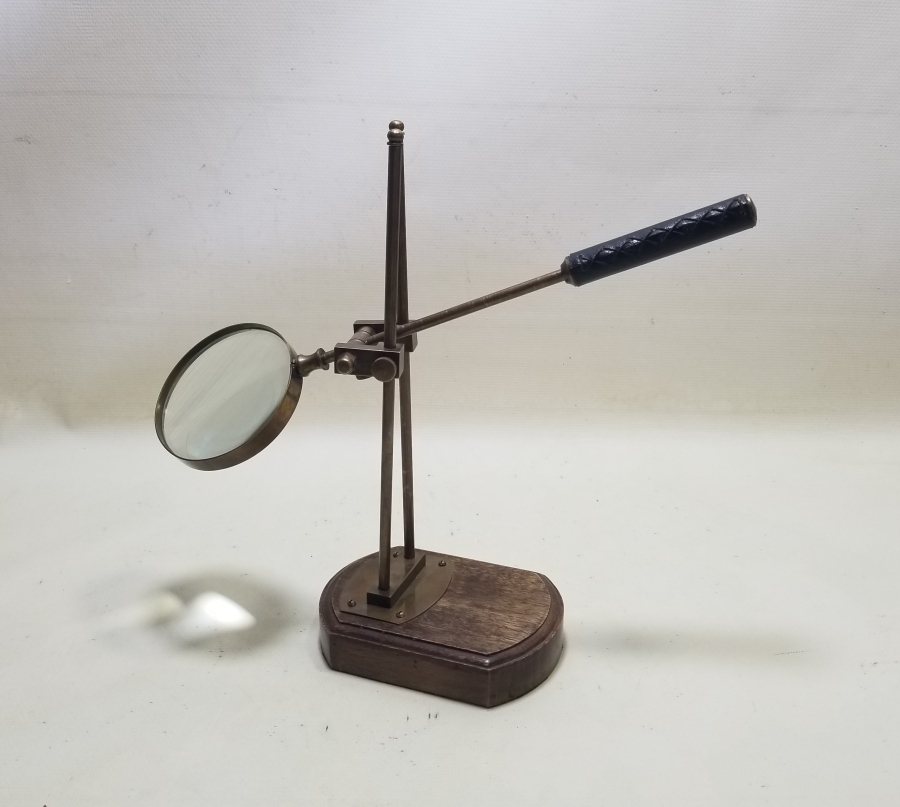 ANTİKA AYAKLI SAHAF BÜYÜTECİ