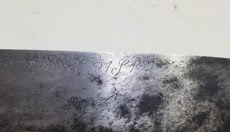 1945 TARİHLİ EL YAPIMI ÜZERİ YAZILI KAMA - BIÇAK