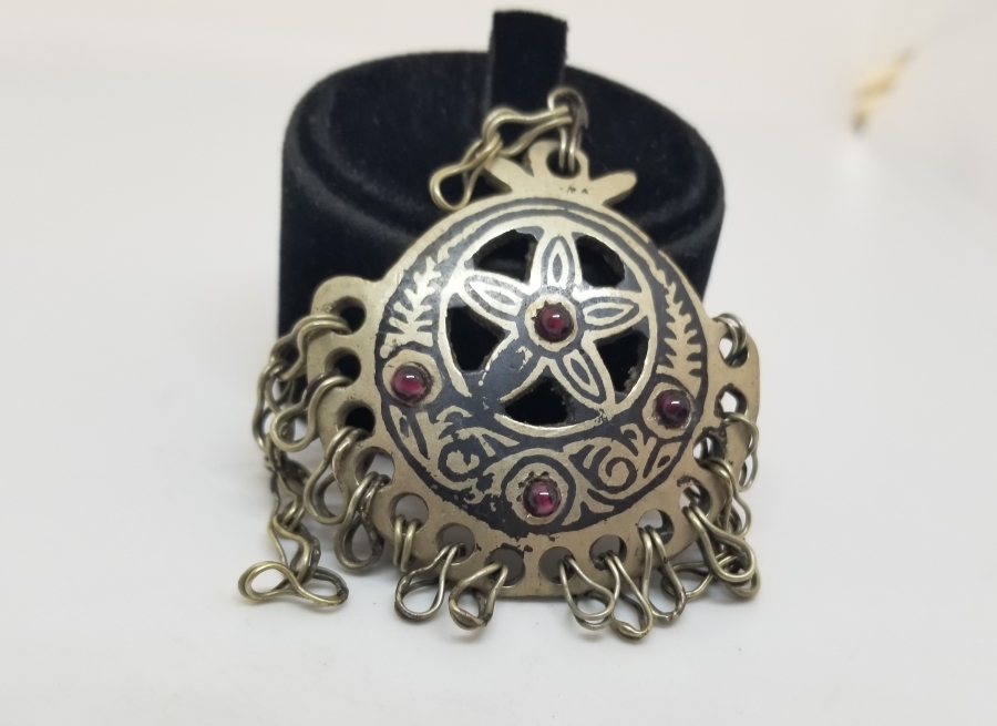 SAVAT İŞÇİLİKLİ VE AY YILDIZ FİGÜRLÜ OSMANLI DÖNEMİ FES SÜSÜ