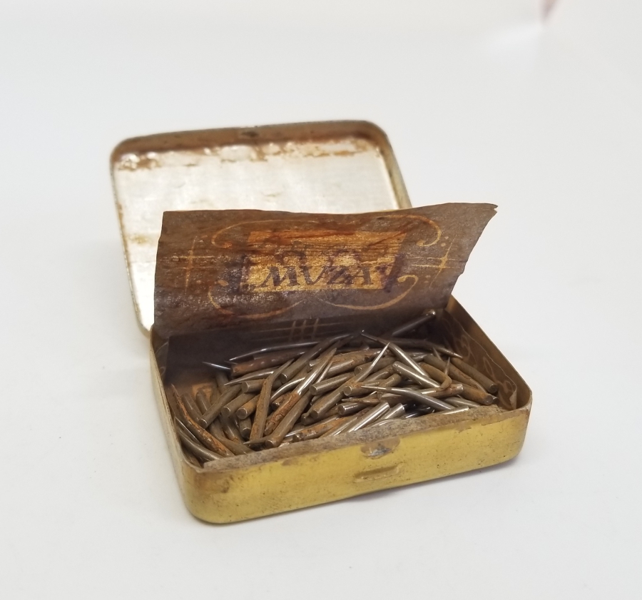 ORİJİNAL KUTUSUNDA ANTİKA GRAMAFON İĞNELERİ