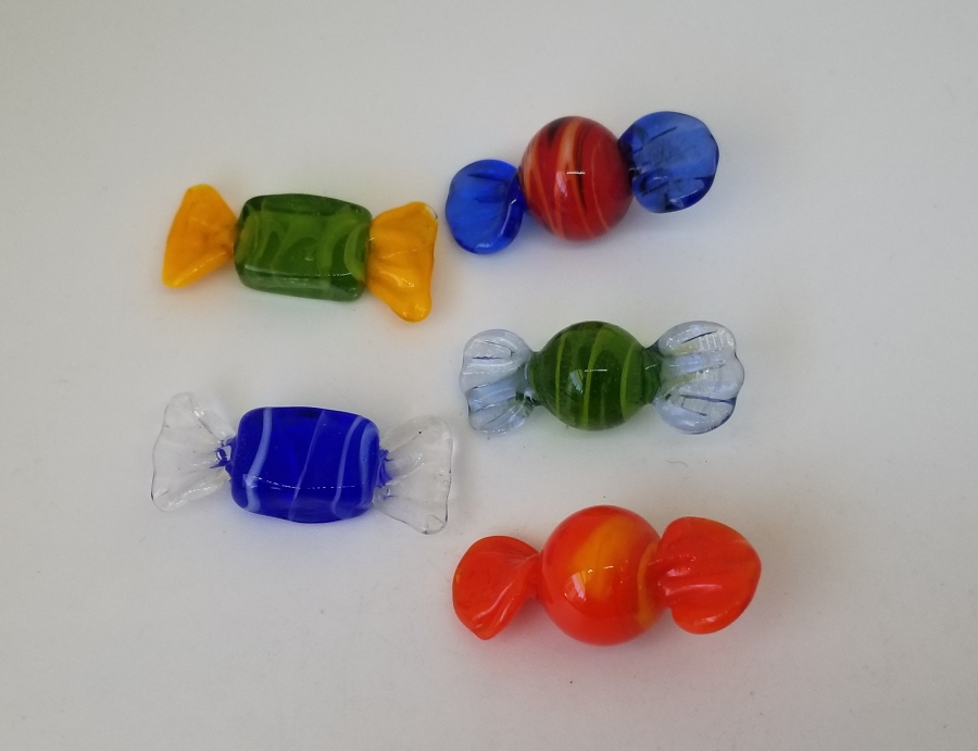 BAYRAM ŞEKERİ FORMUNDA YAPILMIŞ ANTİKA MURANO ŞEKER LOTU