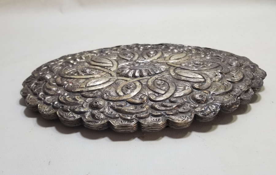 KABARTMA İŞÇİLİKLİ ANTİKA GÜMÜŞ AYNA PARÇASI