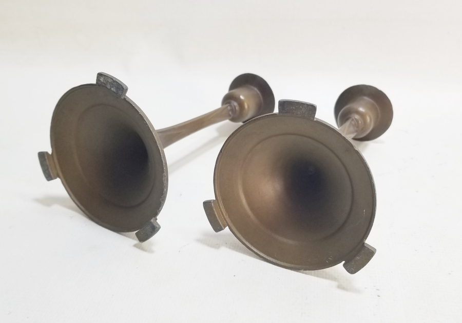 KABARTMA İŞÇİLİKLİ ANTİKA ÇİFT ŞAMDAN