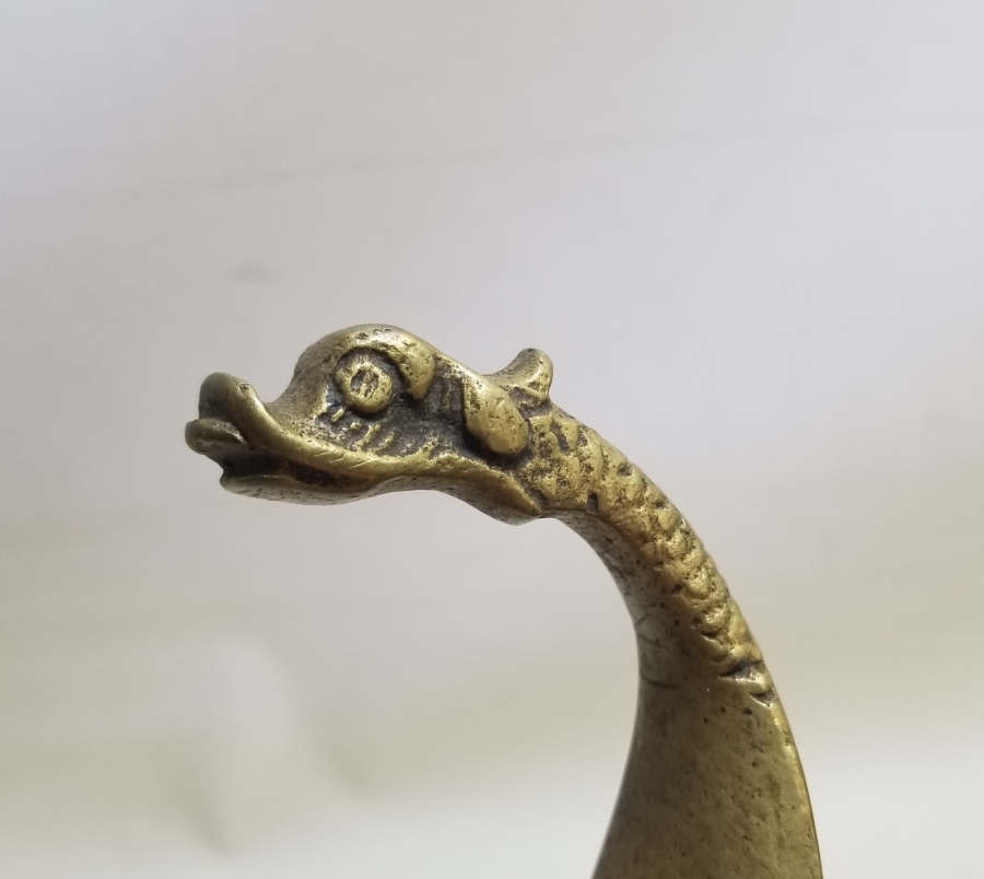 HAYVAN BAŞI FORMUNDA YAPILMIŞ ANTİKA KERATA - AYAKKABI ÇEKECEĞİ