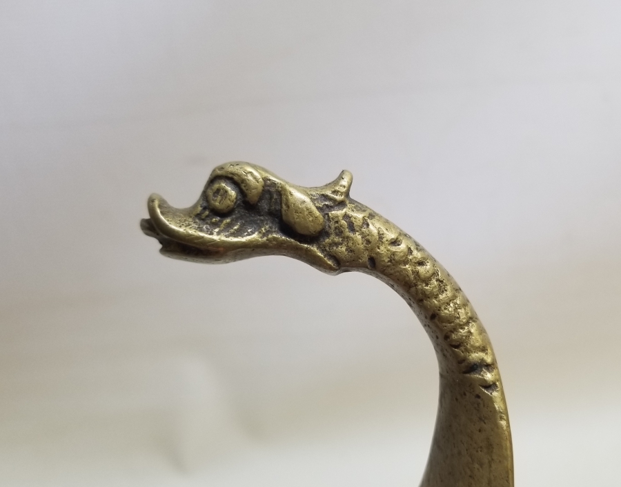 HAYVAN BAŞI FORMUNDA YAPILMIŞ ANTİKA KERATA - AYAKKABI ÇEKECEĞİ