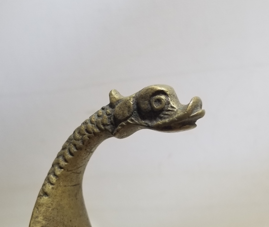 HAYVAN BAŞI FORMUNDA YAPILMIŞ ANTİKA KERATA - AYAKKABI ÇEKECEĞİ