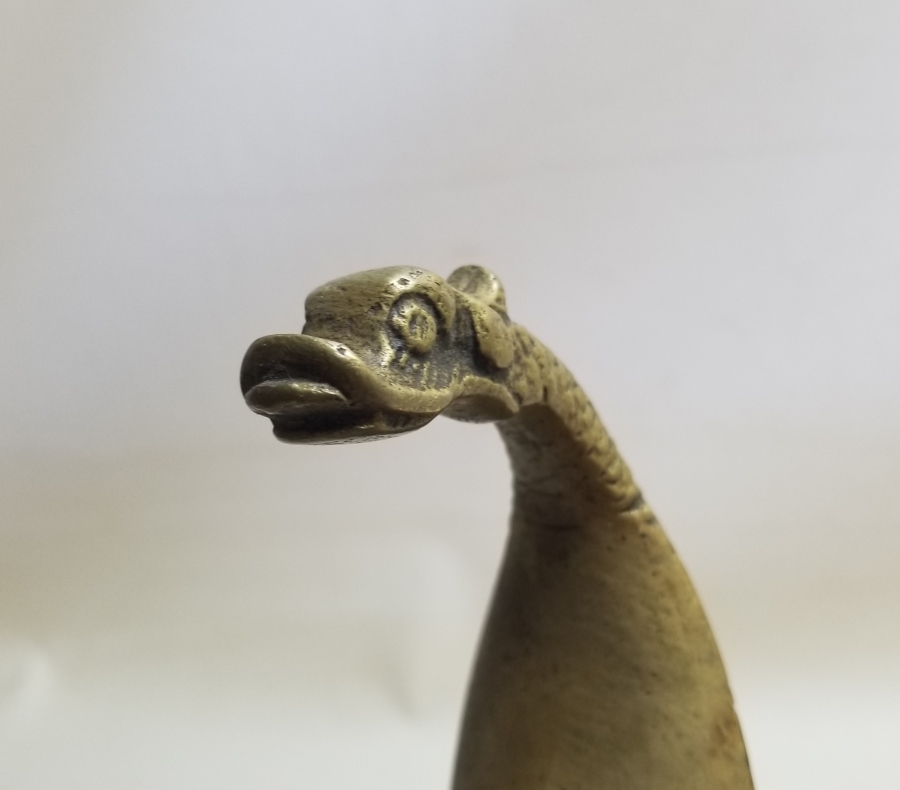 HAYVAN BAŞI FORMUNDA YAPILMIŞ ANTİKA KERATA - AYAKKABI ÇEKECEĞİ