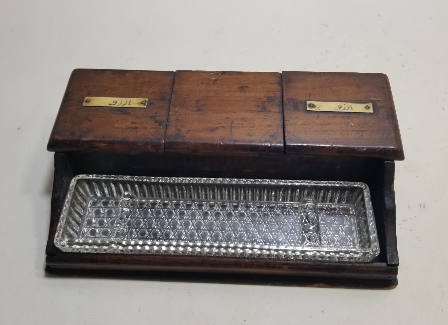 ÜZERİ OSMANLICA YAZILI VE FİLDİŞİ APLİKLİ OSMANLI DÖNEMİ YAZI TAKIMI