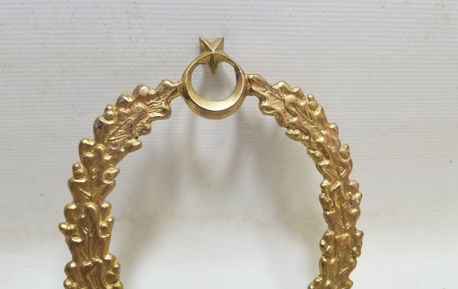 KABARTMA İŞÇİLİKLİ VE AY YILDIZ FİGÜRLÜ ASKERİ APLİK