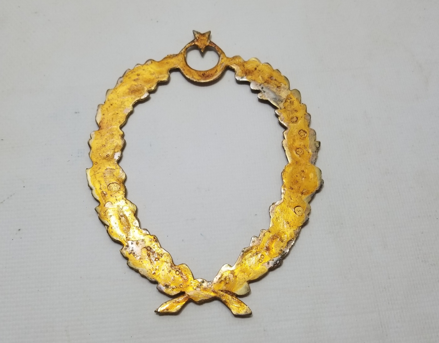 KABARTMA İŞÇİLİKLİ VE AY YILDIZ FİGÜRLÜ ASKERİ APLİK