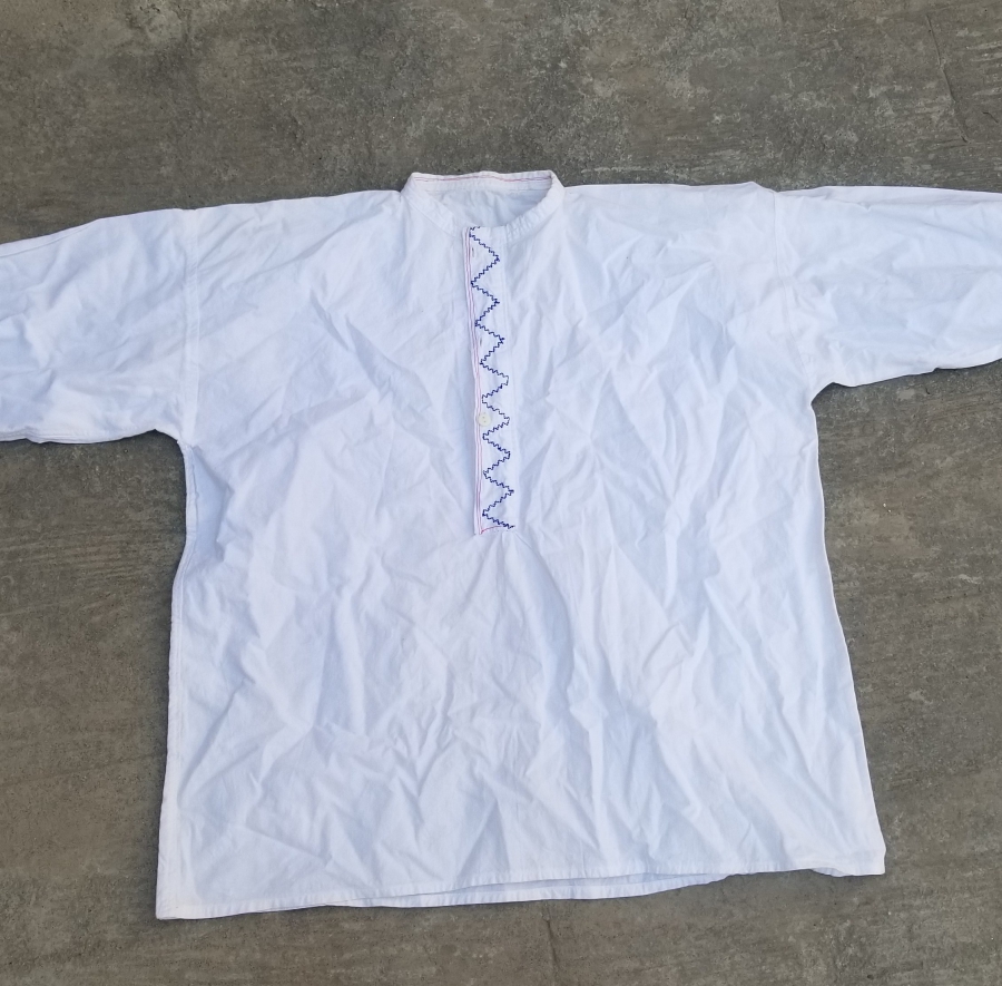 YAKASI VE KOLLARI İŞLEMELİ ANTİKA DAMAT GÖĞNEĞİ