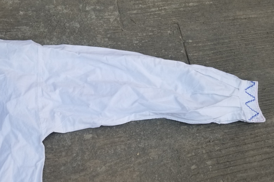 YAKASI VE KOLLARI İŞLEMELİ ANTİKA DAMAT GÖĞNEĞİ