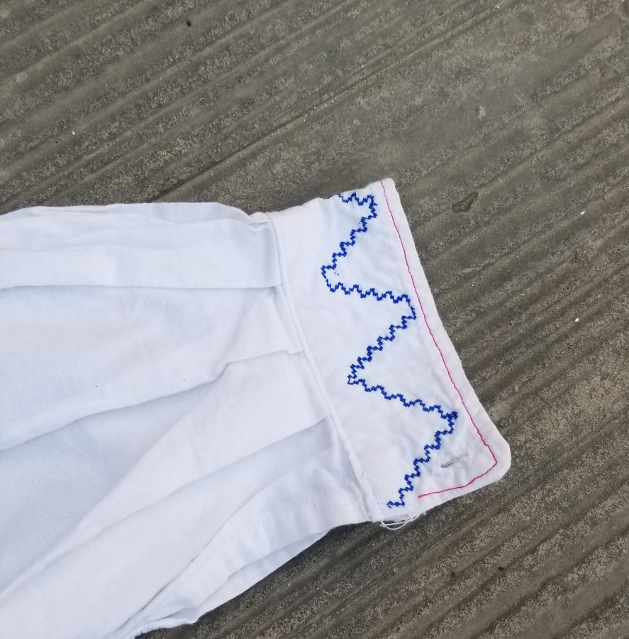 YAKASI VE KOLLARI İŞLEMELİ ANTİKA DAMAT GÖĞNEĞİ