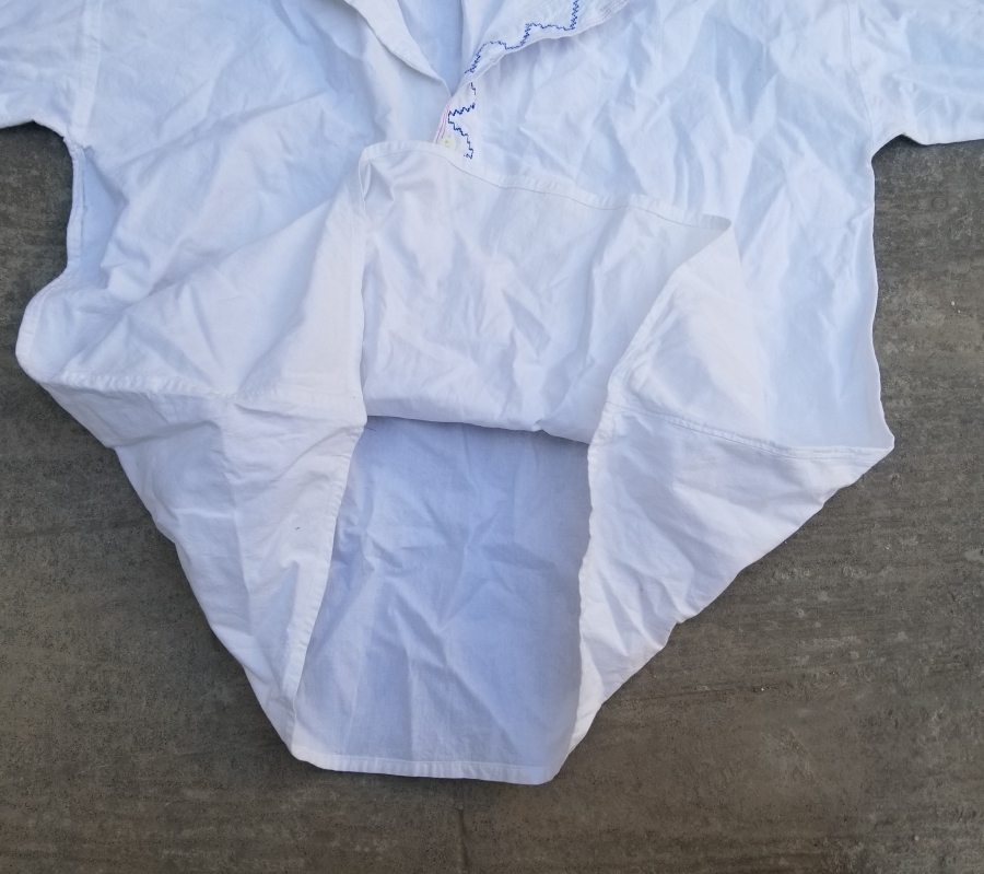 YAKASI VE KOLLARI İŞLEMELİ ANTİKA DAMAT GÖĞNEĞİ