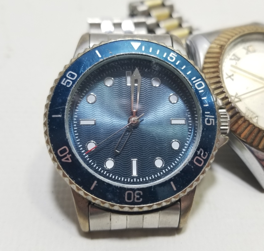 İKİ ADET KOL SAATİ