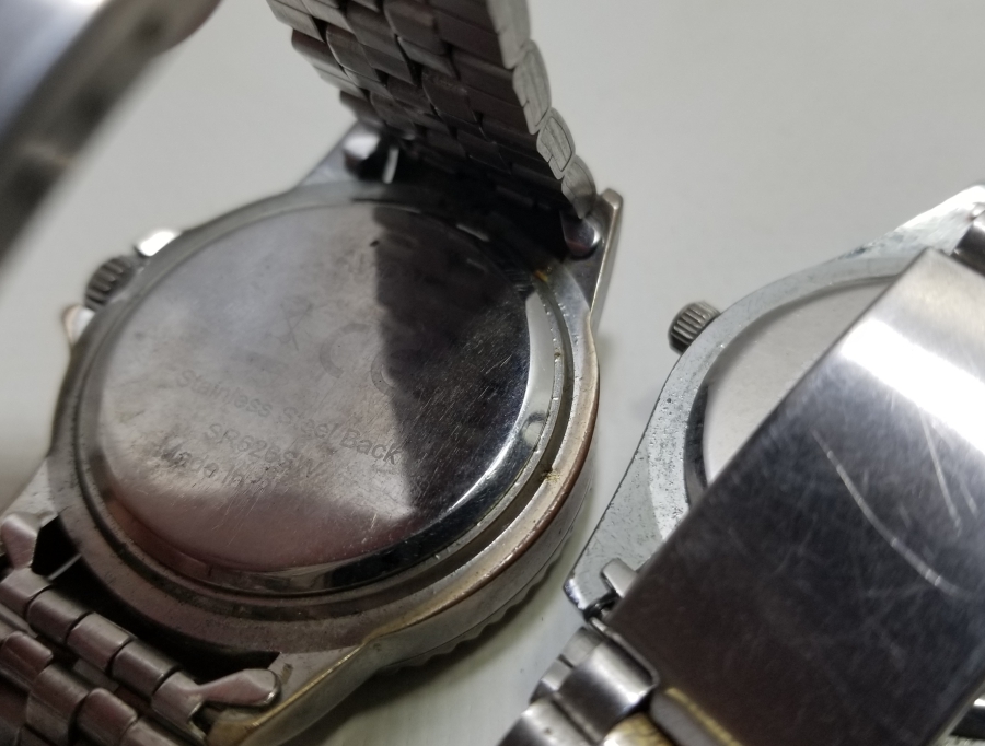 İKİ ADET KOL SAATİ