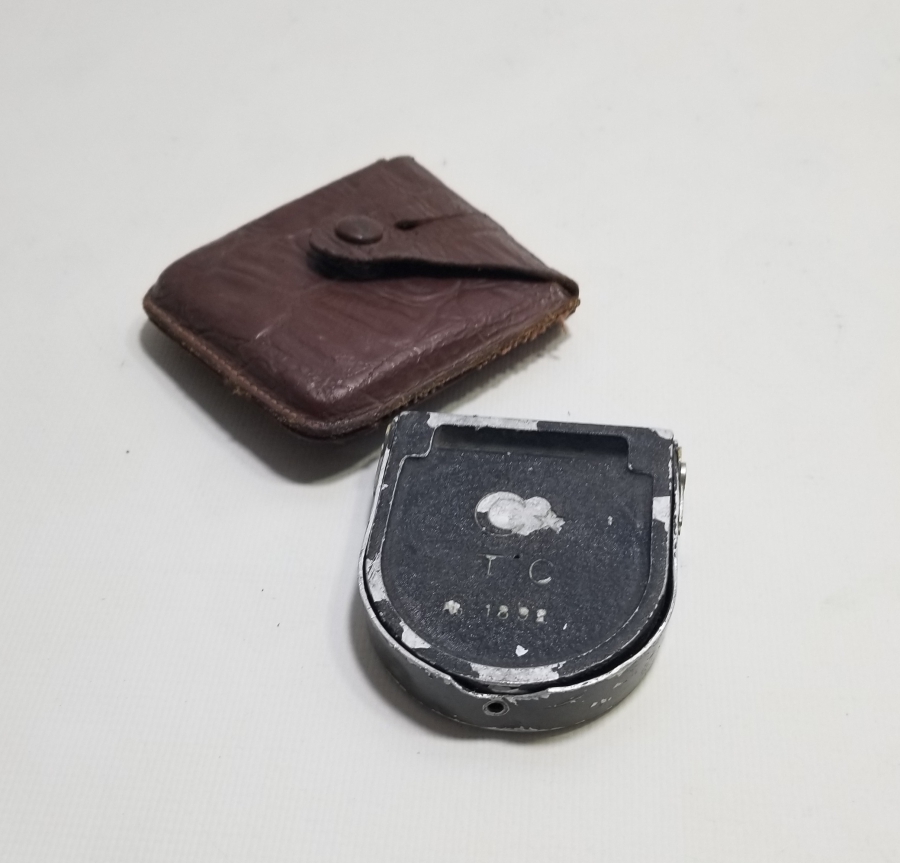 ORİJİNAL DERİ KILIFINDA ANTİKA ASKERİ PUSULA