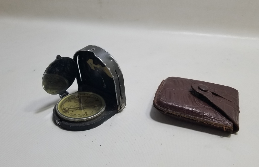 ORİJİNAL DERİ KILIFINDA ANTİKA ASKERİ PUSULA