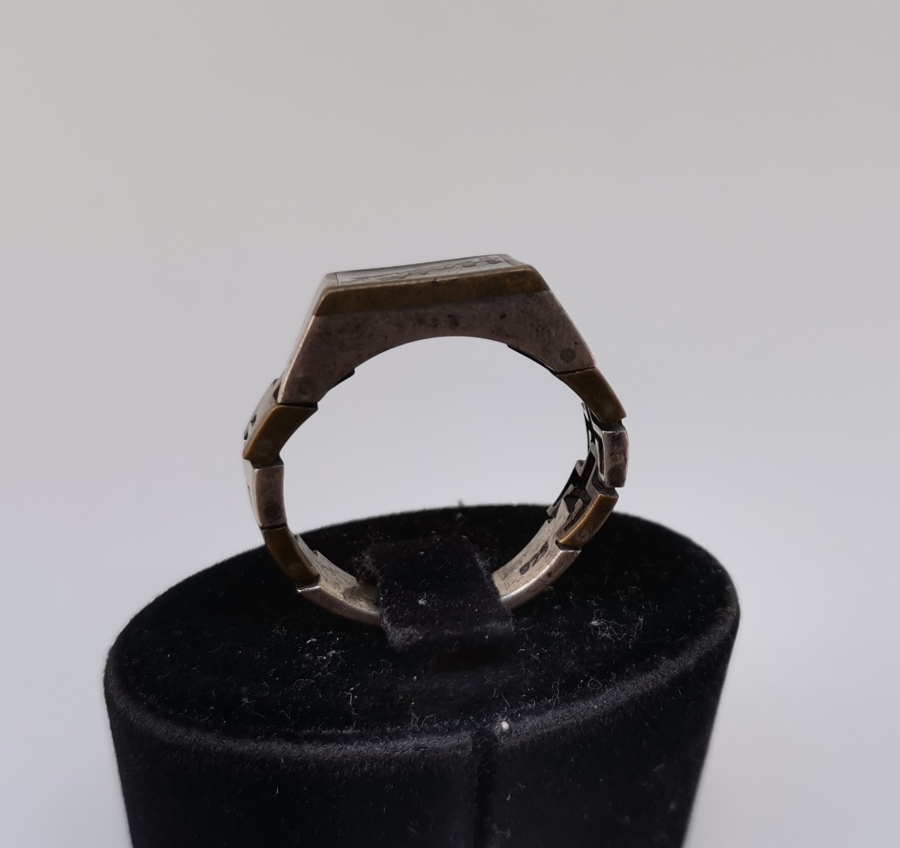 ÜZERİNDE ATATÜRK'ÜN İMZASI BULUNAN GÜMÜŞ YÜZÜK