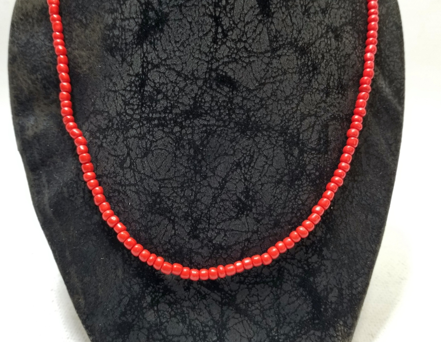 MERCANİ FORMDA YAPILMIŞ UZAKDOĞU KOLYE