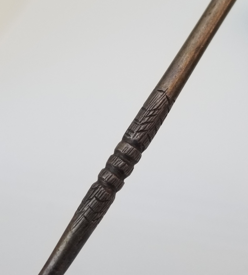 ÜZERİ ALTIN VERMEYLİ VE ÜST KISMI SİKKE FORMLU OSMANLI DÖNEMİ KALEM İŞÇİLİKLİ GÜMÜŞ ÇATAL