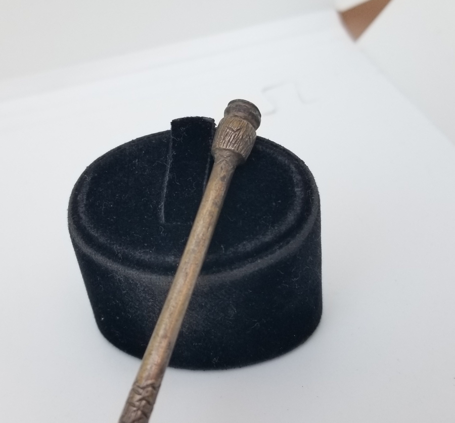 ÜZERİ ALTIN VERMEYLİ VE ÜST KISMI SİKKE FORMLU OSMANLI DÖNEMİ KALEM İŞÇİLİKLİ GÜMÜŞ ÇATAL