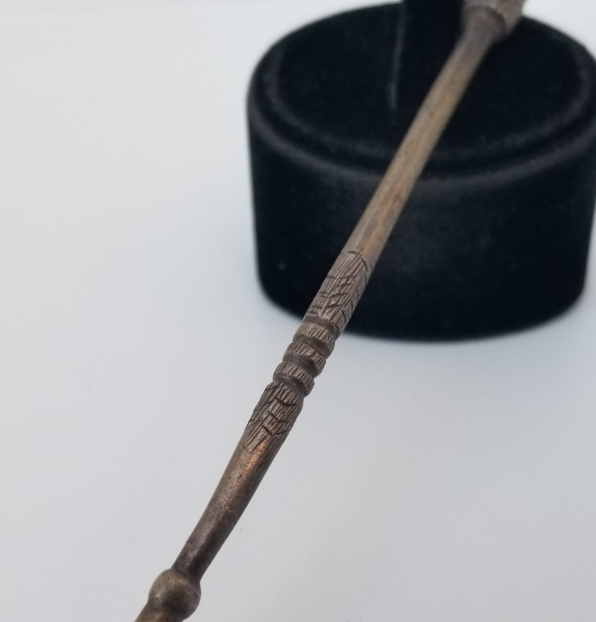 ÜZERİ ALTIN VERMEYLİ VE ÜST KISMI SİKKE FORMLU OSMANLI DÖNEMİ KALEM İŞÇİLİKLİ GÜMÜŞ ÇATAL